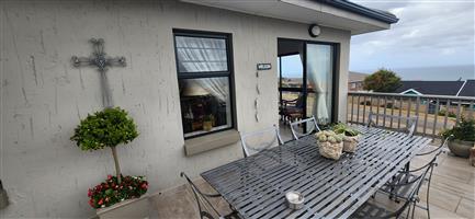 Prestigious coastal residence with panoramic ocean views