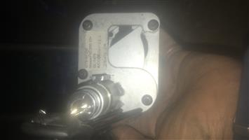 Nissan np200 gearbox lock