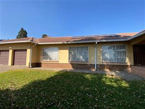 House For Sale in Glenvista