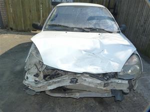 Renault Clio II 1.4 Petrol Manual White - 2004 SPARESBOYZ STRIPPING FOR SPARES