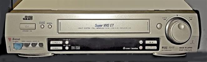 JVC - S-VHS Video Recorder HR-S5600AM - us$46 
