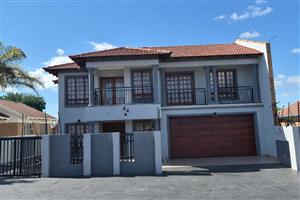 House For Sale in Ivy Park