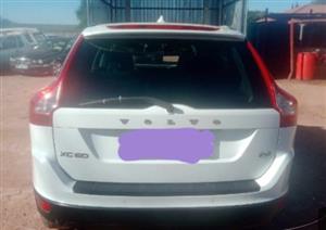 Volvo XC60 Breaking-Down for Parts 