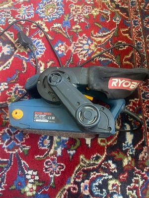 Ryobi industrial sander  Cambrook hand vacuum Mutimeter Electric gate battery