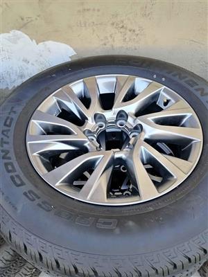 Toyota Hilux 18inch(WITH USED TYRES)