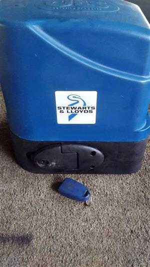 DTS GATE MOTOR 1X REMOTE 1X BATTERY