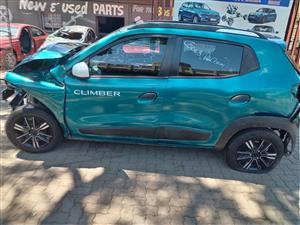 Renault kwid 2023 now.1.0 Manual stripping for spares