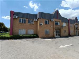 Fantastic Warehouse of 513 m² to let in Kya Sands!