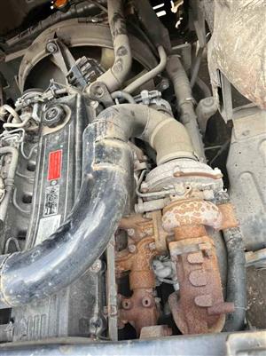 Nissan FE6 UD95/100 24valve engine&gearbox available