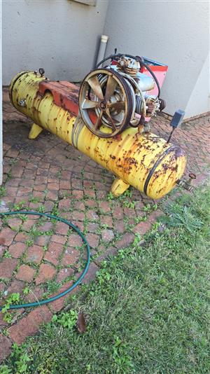 AIR COMPRESSOR 12,8 CUBIC