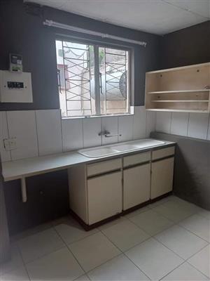 Big bachelor to let in Oxford street Kensington jhb