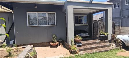 House For Sale in Albertville