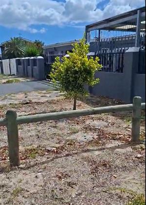 2 Bedroom House with Pool For Sale