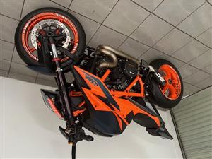 KTM 1290 SUPERDUKE R