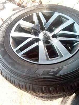 Toyota Hilux GD6 Fortuner 18" mags(PLEASE READ THE DESCRIPTION BELOW)