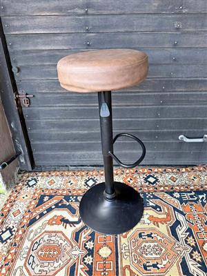 Adjustable bar counter chair