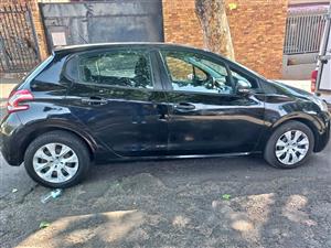 2016 PEUGEOT 208 MANUAL TRANSMISSION 1.2T IN EXCELLENT CONDITION