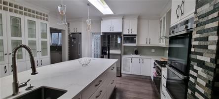 Harcourts Mercantile is thrilled to present your dream home in Nahoon Valley!