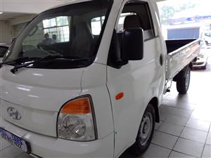 2009 HYUNDAI H100 2.5 Diesel manual white 