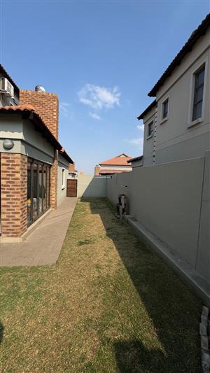 Townhouse For Sale in Terra Nova
