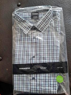 WOOLWORTHS MEN'S CLASSIC COLLECTION SHIRTS. SIZE 46/18. BRAND NEW.