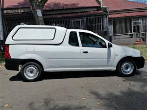 2017 Nissan Np200 bakkie 1.6i Manual transmission with canopy (glass)