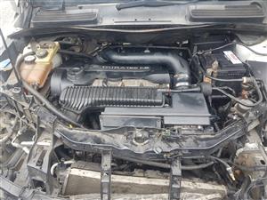 ford kuga 2.5 5 cylinder complete suv stripping 2011