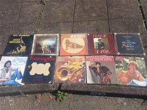 400 Vinyls for sale (sold as a lot)