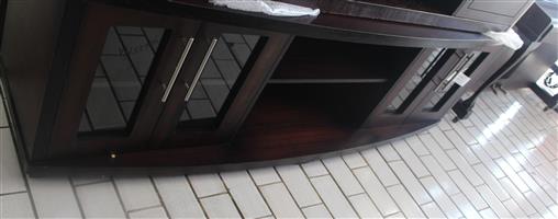 BROWN 4 DOORE PLASMA STAND S062519A