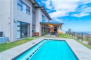 Townhouse For Sale in Kloof