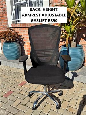 GOOD QUALITY OFFICE BACK, HEIGHT & ARMREST ADJUSTABLE GASLIFT CHAIR