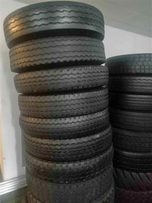 9.00R20 GOOD SECONDHAND NYLON TYRES IN STOCK