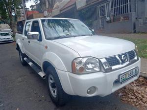 2016 Nissan NP300 Double Cab. Hadbody 2.4 Petrol Manual 4X4, White Color  Mileage 