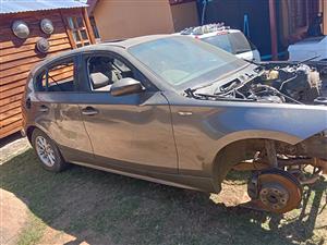 BMW 1 series with paper stripping for spares 
