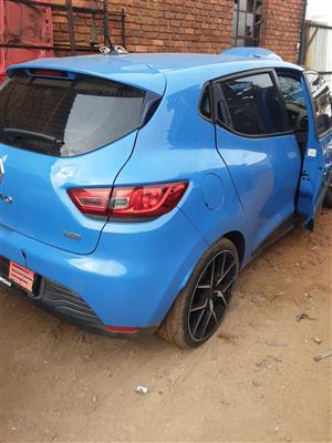 Stripping Renault Clio 4 Turbo 2014 for Spares