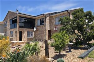 Magnificent Low-Maintenance Family Home