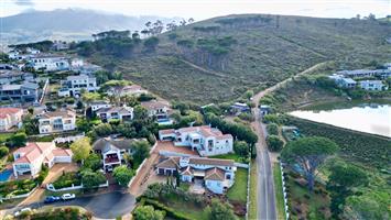 Versatile Luxury with Panoramic False Bay Views