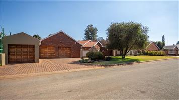 Stacked to the rafters with extras, we bring you this stunning 5 bedroom family home, manicured and