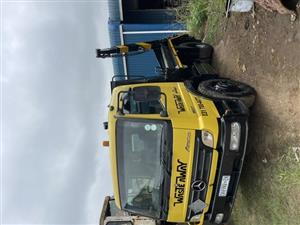 1517 MERC SKIP LOADER
