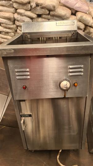 CLEARANCE OF CATERING EQUIPMENT AT MYM AUTOWORLD ALRODE ALBERTON