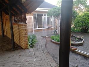 4 BEDROOM HOUSE TO LET IN FICHARDPARK