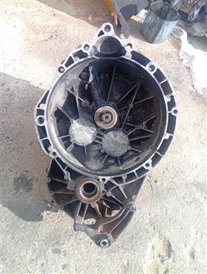 2007-2011 Volvo S40 2.0T  6 speed manual gearbox 3S7R-7F096-BA 6M Manual Gearbox