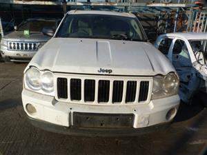 Jeep Laredo Grand Cherokee 3.0 CRD Diesel AT White - 2006 SPARESBOYZ STRIPPING F