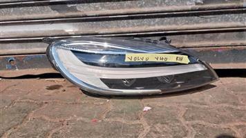 Volvo V40 headlight
