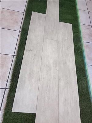 40sqm Vinyl flooring for sell in excellent condition