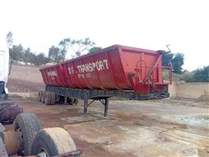 Side tipper trailer for sale in good condition 