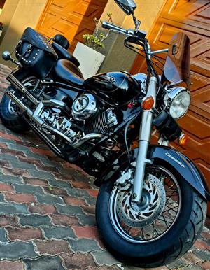 YAMAHA DRAGSTAR 1100CC (ONLY HAS 26K KMS) AS NEW
