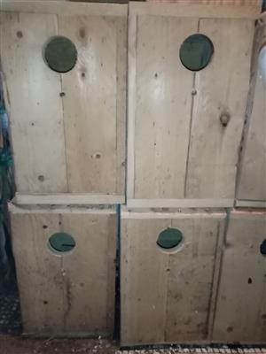Ring neck breeding boxes