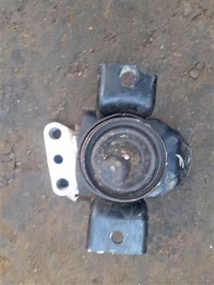 SUZUKI ETIGA ENGINE MOUNTAIN AVAILABLE 