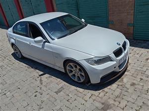 BMW E90 LCI 320d 